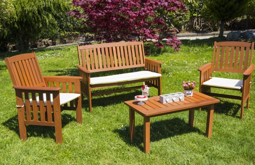 stół i krzesła ogrodowe